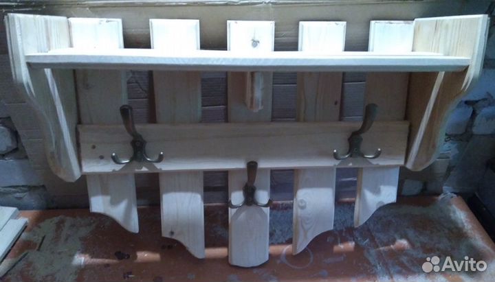 Вешалка настенная