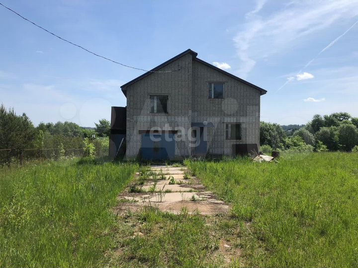 Дом 215 м² на участке 18,2 сот.