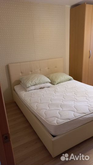 Кровать двухспальная с подьемным механизмом