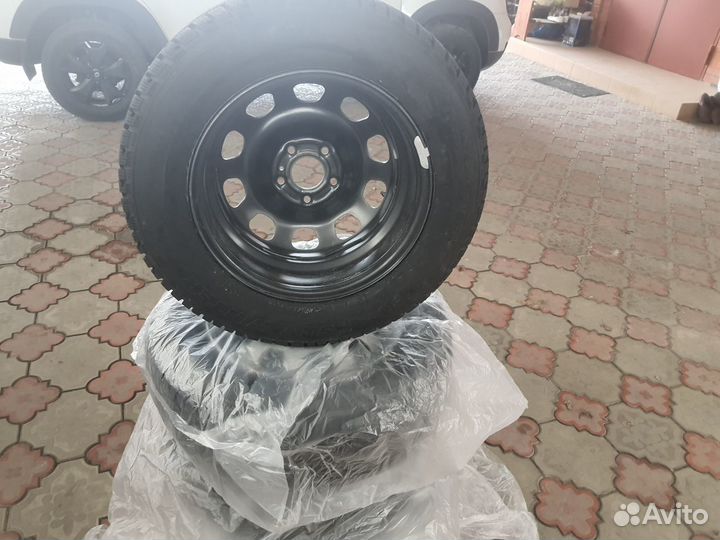 Tigar Winter 215/65 R16