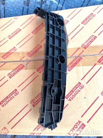 Кронштейн бампера передний правый Toyota Lc Prado