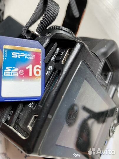 Зеркальный фотоаппарат