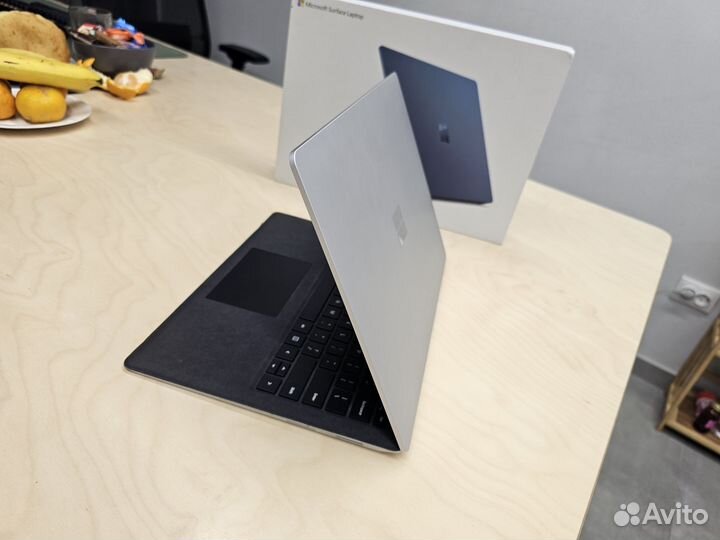 Microsoft surface laptop 2 (i5/8/256)