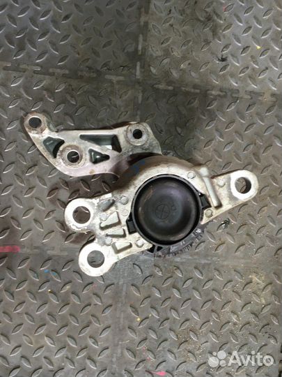 Опора двигателя передняя (Nissan Qashqai)