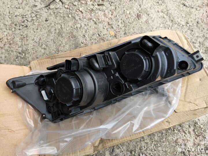 Фара левая на Hyundai Sonata 5 NF