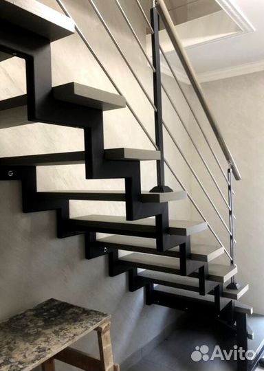 Металлические каркасы для лестниц