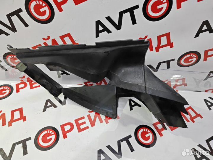 Воздуховод правый Audi Q7 4L cjtc 02.05.2012