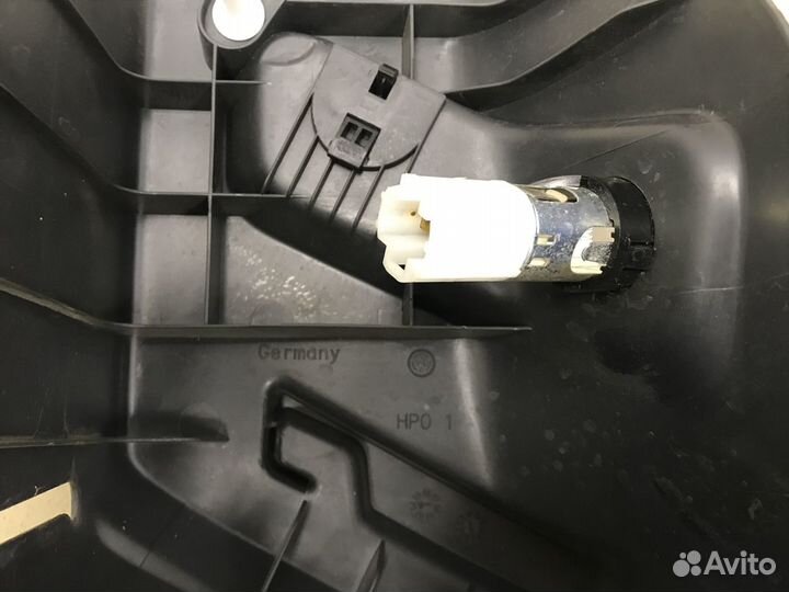 Держатель задней полки Golf V 2003-2009