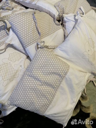 Подушки бортики на детскую кроватку