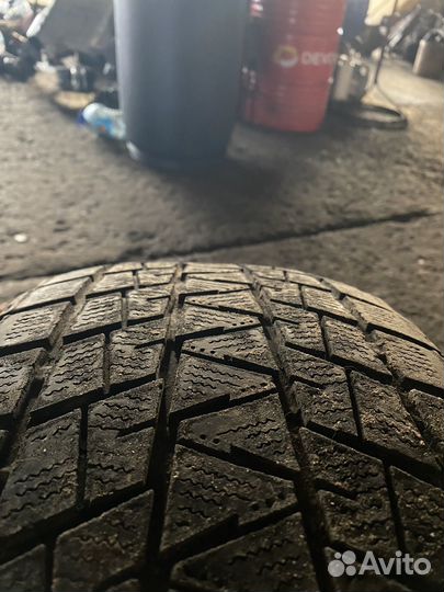 Bridgestone Blizzak DM-V1 235/55 R19