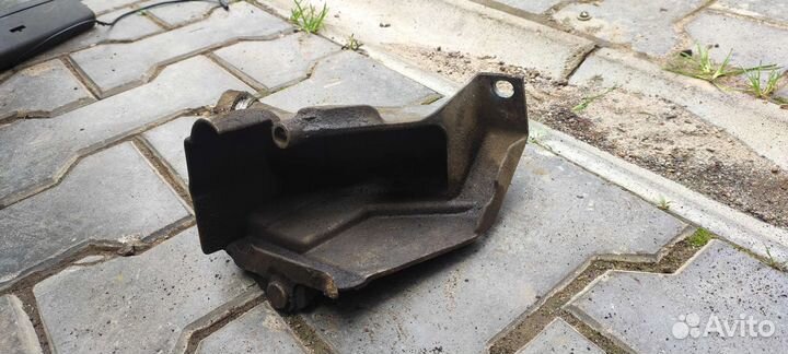 Тепловой экран выпускного коллектора Гольф 3,Венто