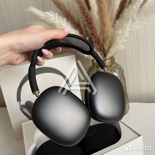 AirPods Max LUX