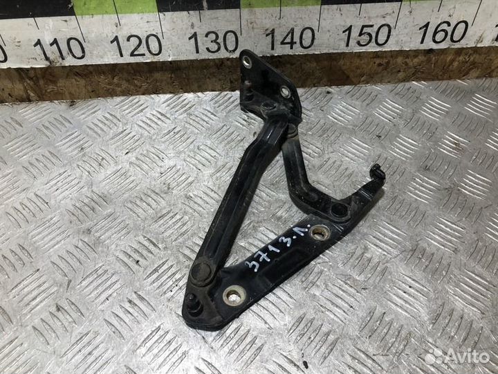 Петля багажника левая Ford Mondeo 2000-2007