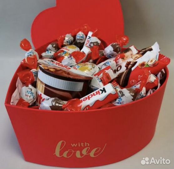 Сладкий бокс с киндерами в подарочной упаковке
