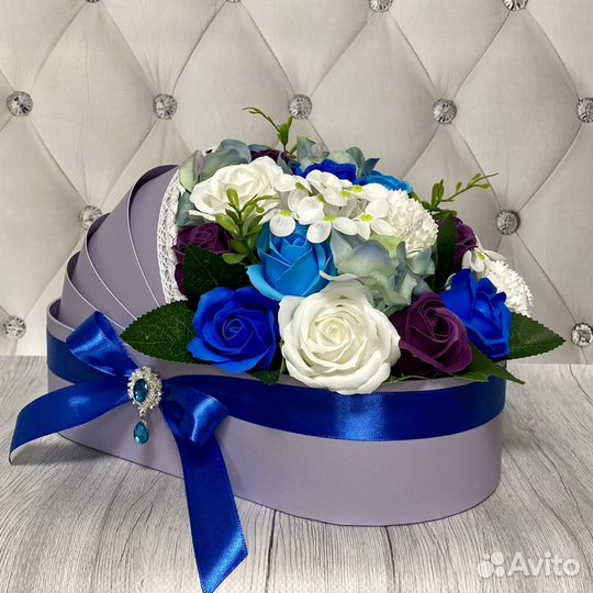 Композиция из мыльных цветов в коробке Люлька