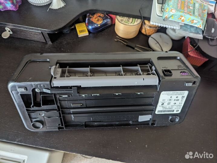 HP Deskjet D1660 Цветной струйный принтер