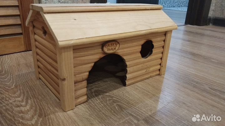 Клетка и домик