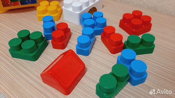 Развивающие игрушки конструктор