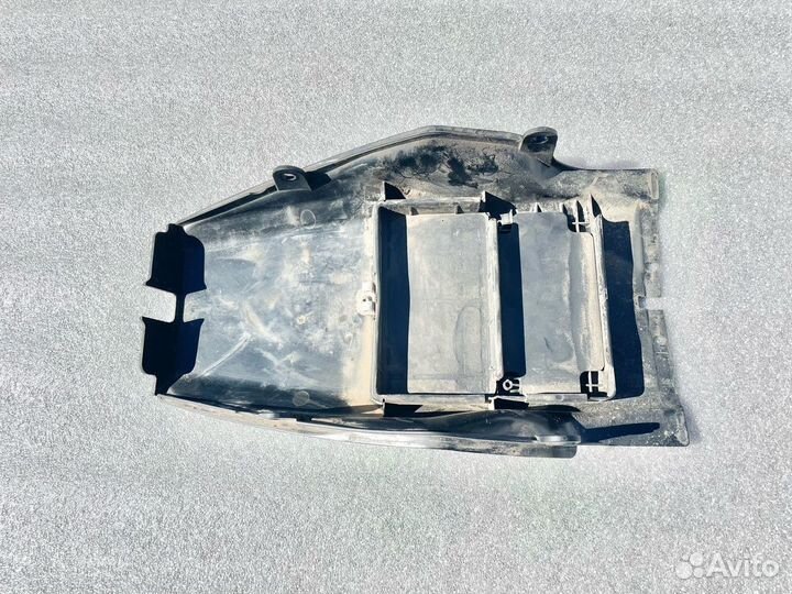 KTM Super Duke 690R 2019 внутренний пластик подрам