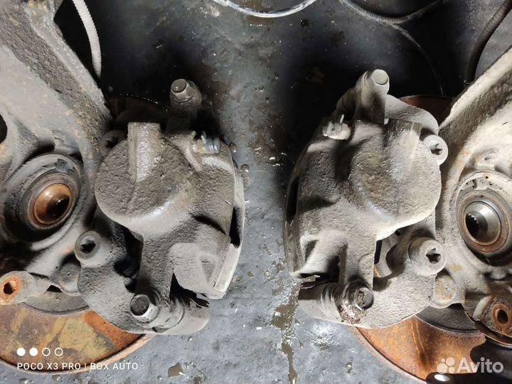 Передние тормозные суппорта Пежо 301