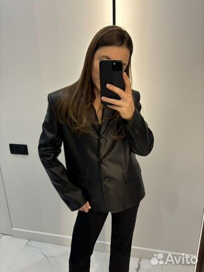 Кожаный черный жакет Anna Pekun