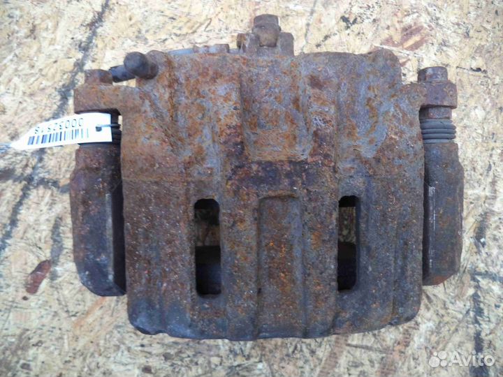 Суппорт передний правый Honda CR-V 3