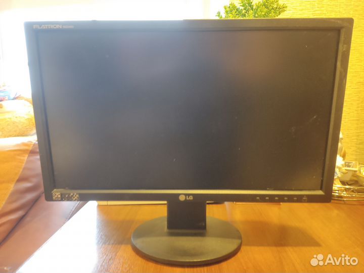 Монитор 20 дюймов