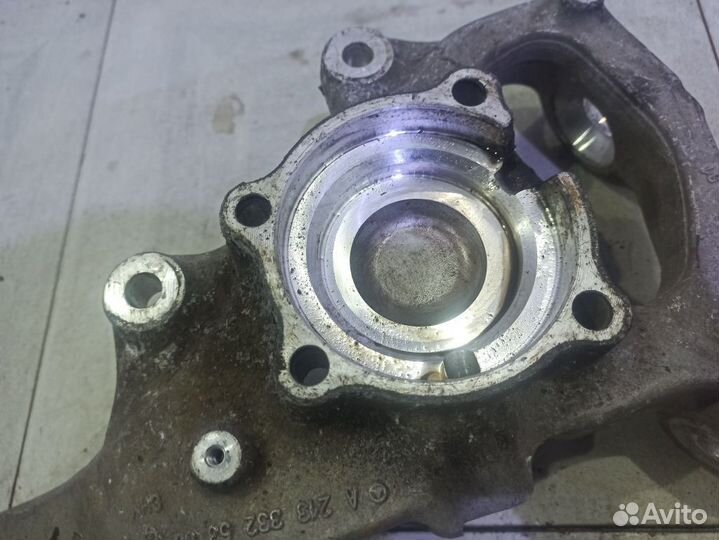 Кулак передний левый