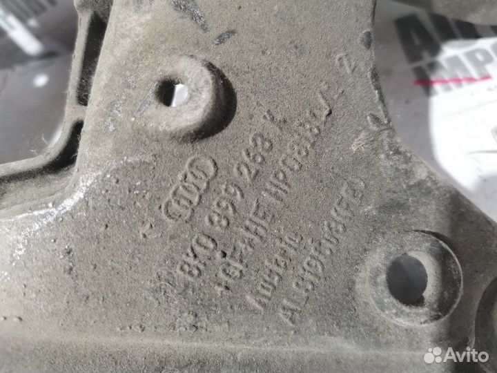 Кронштейн кпп Audi A4 B8