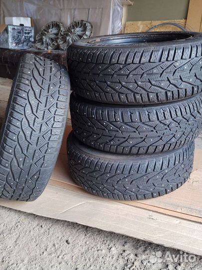 Tigar Ice 215/55 R16 97T