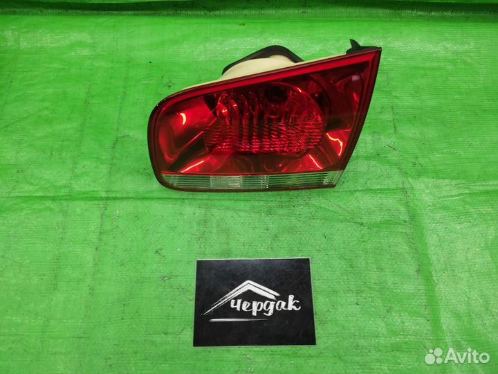 Фонарь правый в крышку багаж. VW Touareg 02-07