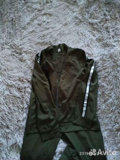 Спортивный костюм женский