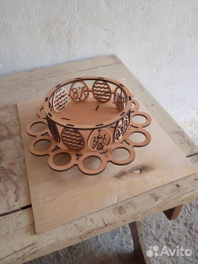 Пасхальная подставка под кулич и яйца