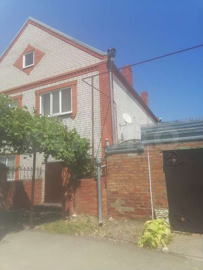 Дом 200 м² на участке 12 сот.