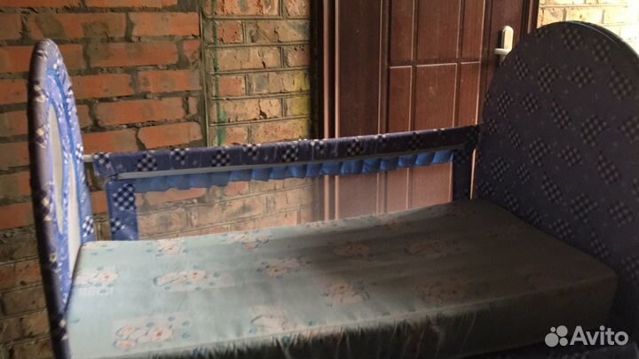 Детская кроватка. С матрасом