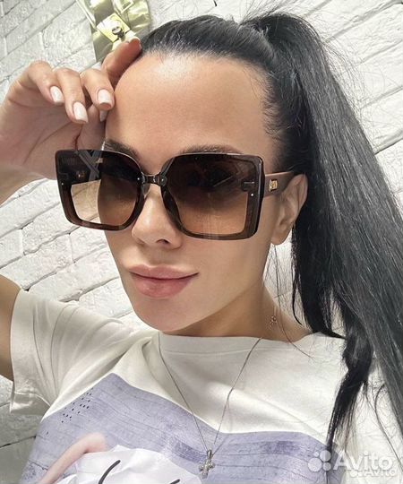 Солнцезащитные очки женские Fendi