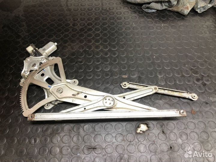 Стеклоподъемник Mitsubishi Pajero Sport 2