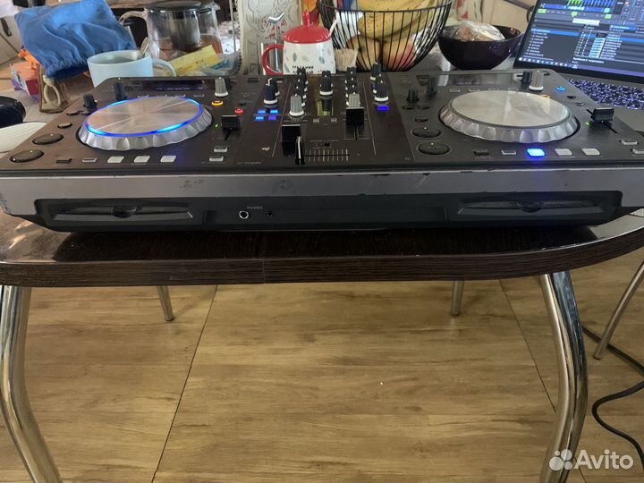 Dj контролер Pioneer XDJ R1