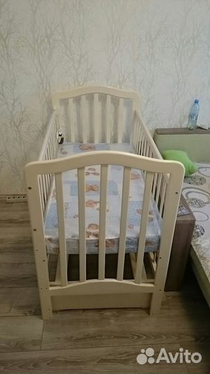 Детская кровать из натурального дерева