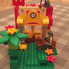 Lego duplo замок рыцаря, красный домик