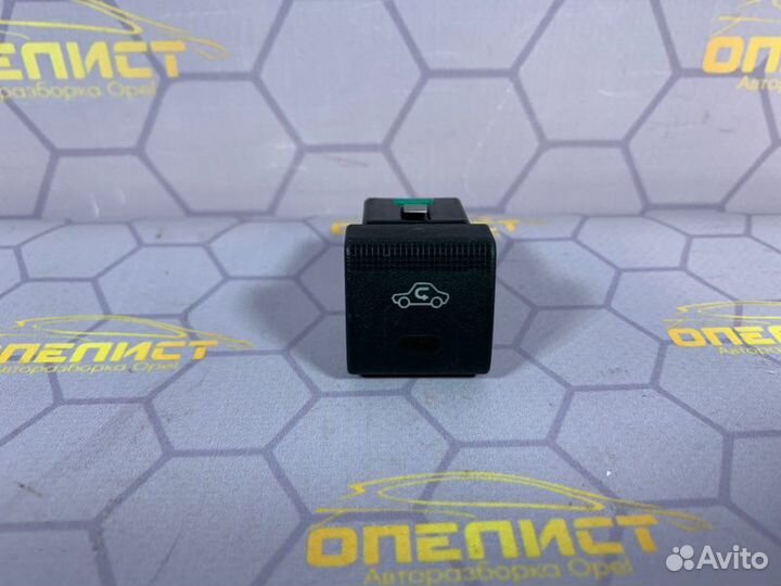 Кнопка циркуляции в салоне Opel Vectra B