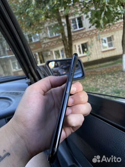 Телефон iPhone 7