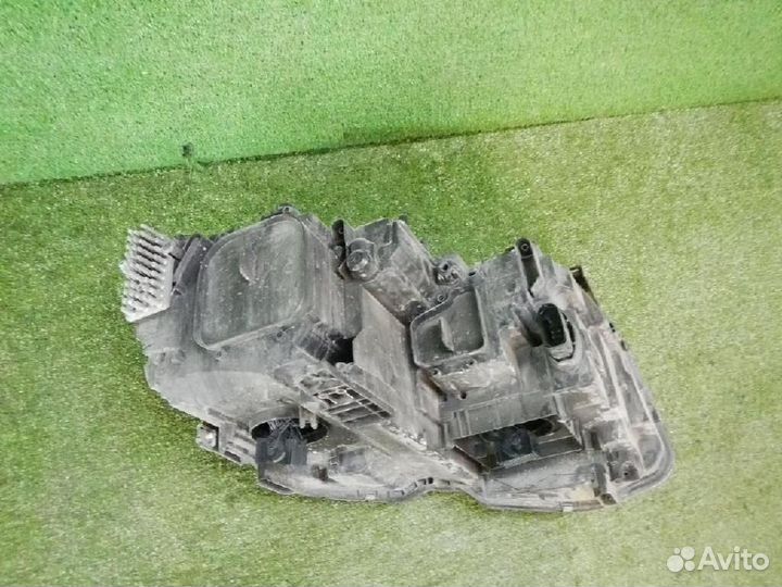 Фара левая Volkswagen Tiguan