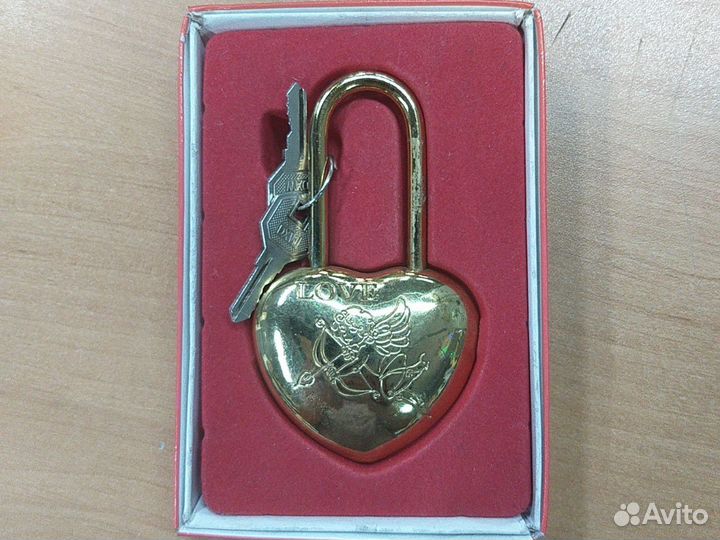 Замок свадебный с гравировкой за 10 минут