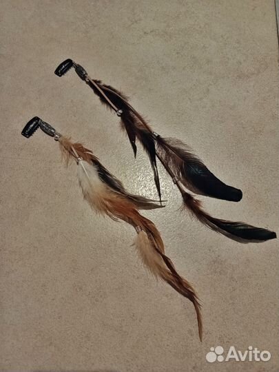 Заколка с перьями для волос