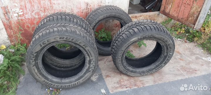 Bridgestone Ice Cruiser 5000 235/60 R16