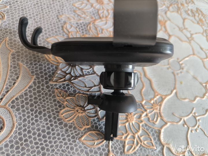 Автомобильный держатель для телефона с зарядкой