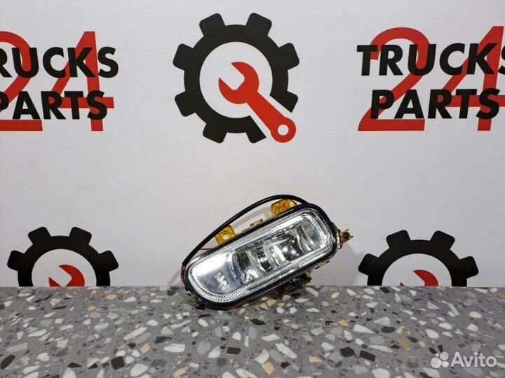 Противотуманная фара правая Axor A9408200156