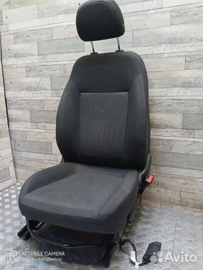 Сиденье переднее правое Opel Corsa D A12XER 2013