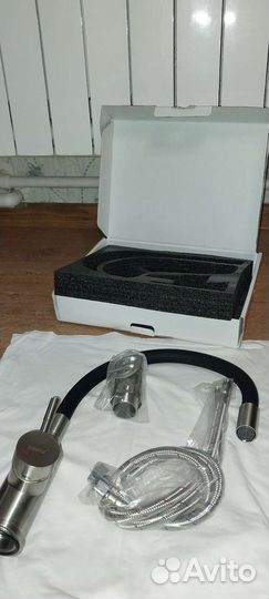 Смеситель кухонный с гибким гусаком